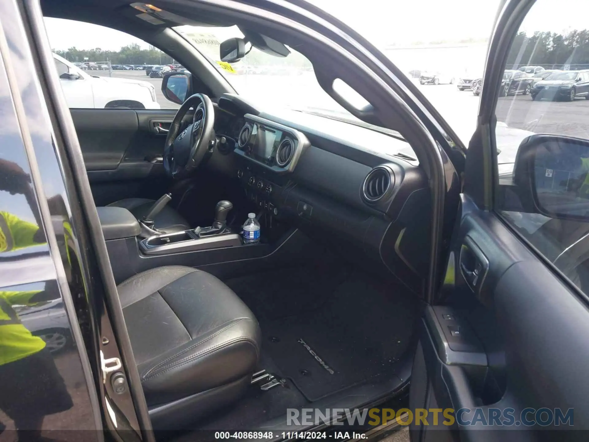 5 fotografías del automóvil dañado 3TMAZ5CN5KM094052 TOYOTA TACOMA 2019