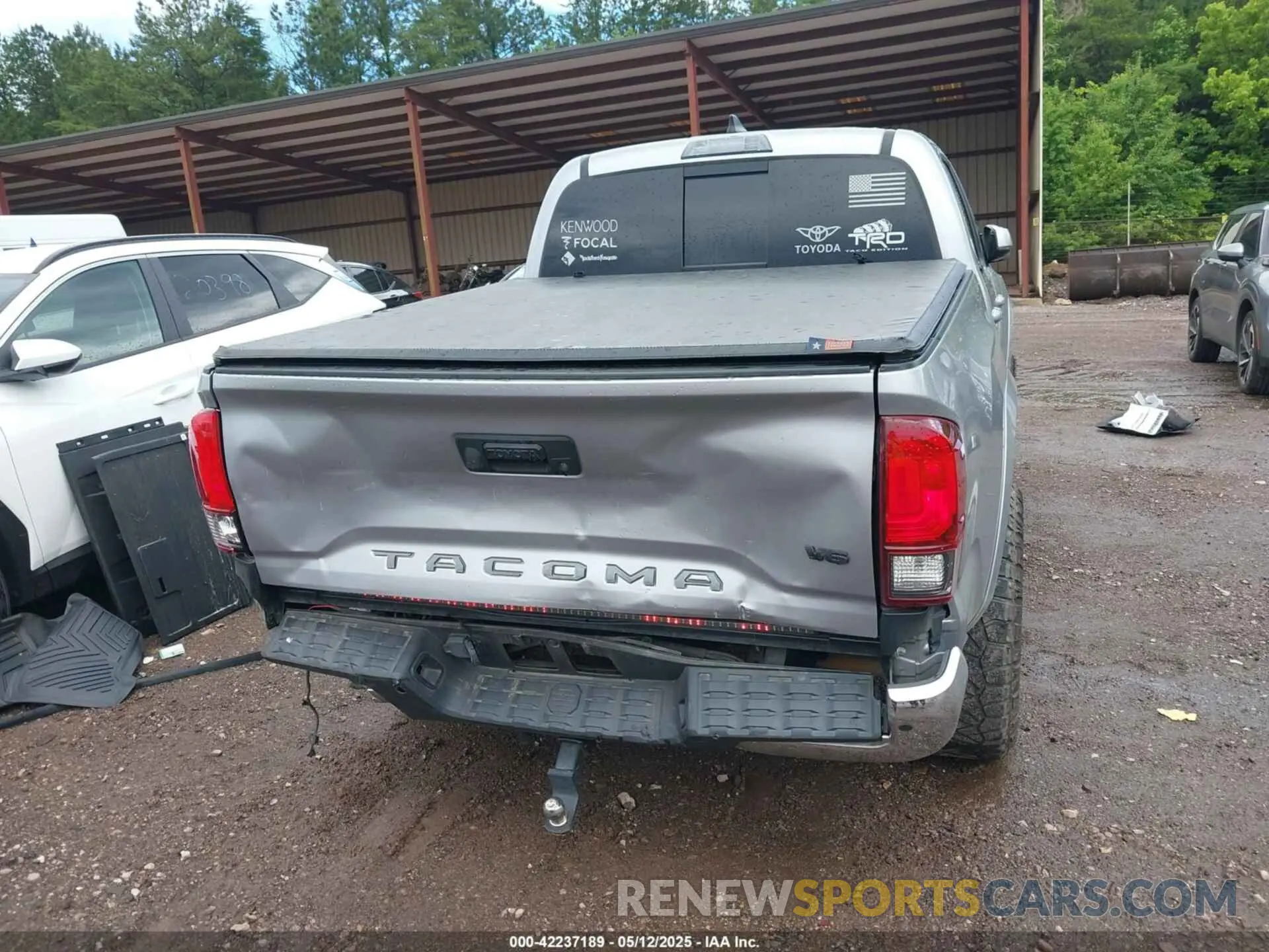 16 fotografías del automóvil dañado 3TMAZ5CN5KM095427 TOYOTA TACOMA 2019