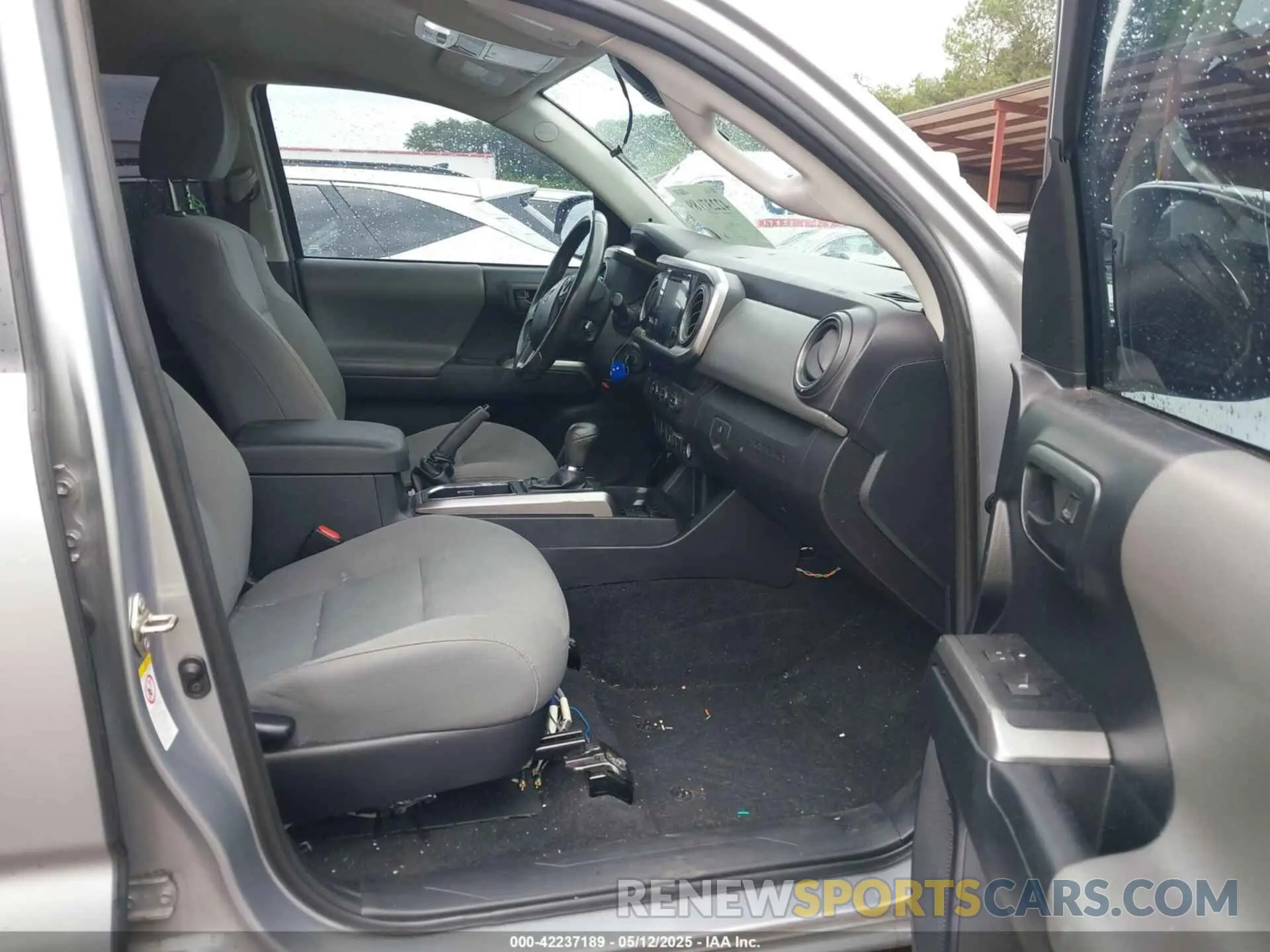 5 fotografías del automóvil dañado 3TMAZ5CN5KM095427 TOYOTA TACOMA 2019