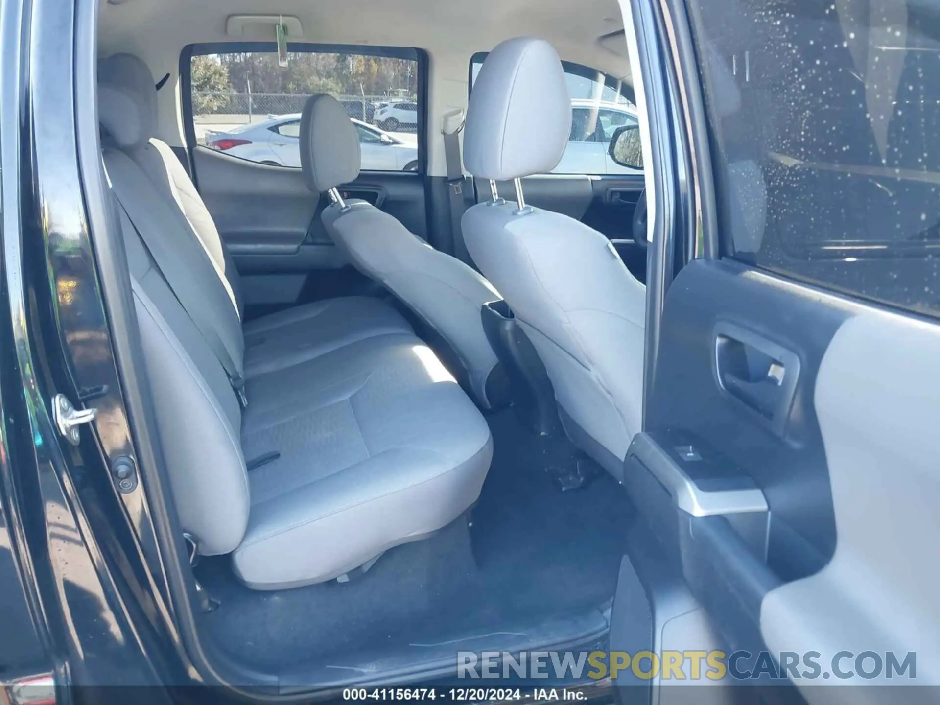 8 fotografías del automóvil dañado 3TMAZ5CN5KM097212 TOYOTA TACOMA 2019