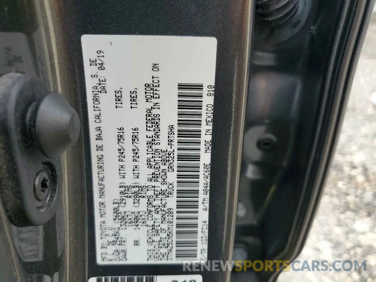12 fotografías del automóvil dañado 3TMAZ5CN5KM101209 TOYOTA TACOMA 2019
