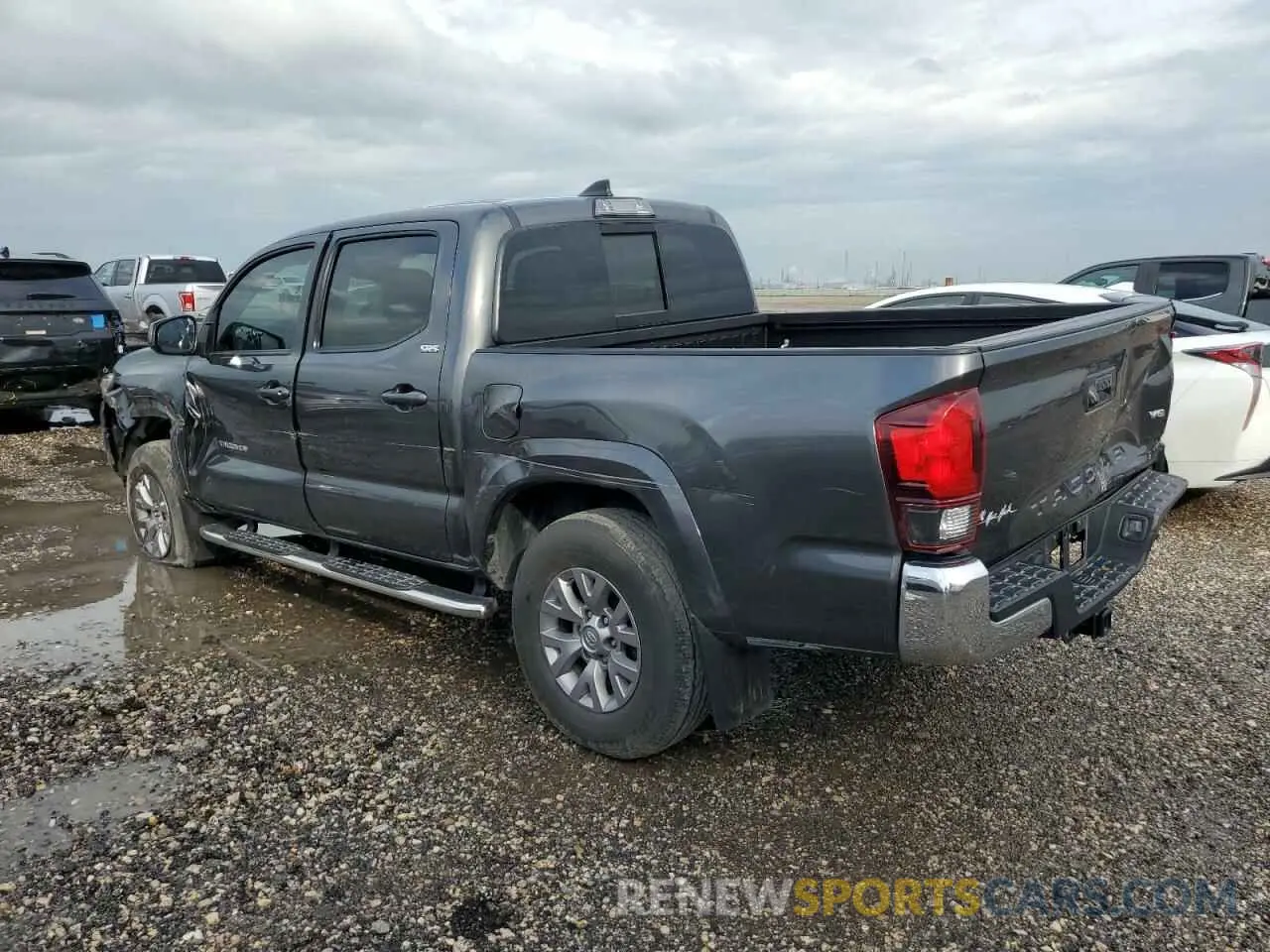 2 fotografías del automóvil dañado 3TMAZ5CN5KM101209 TOYOTA TACOMA 2019