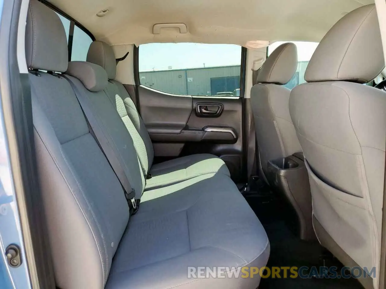 10 fotografías del automóvil dañado 3TMAZ5CN5KM104756 TOYOTA TACOMA 2019