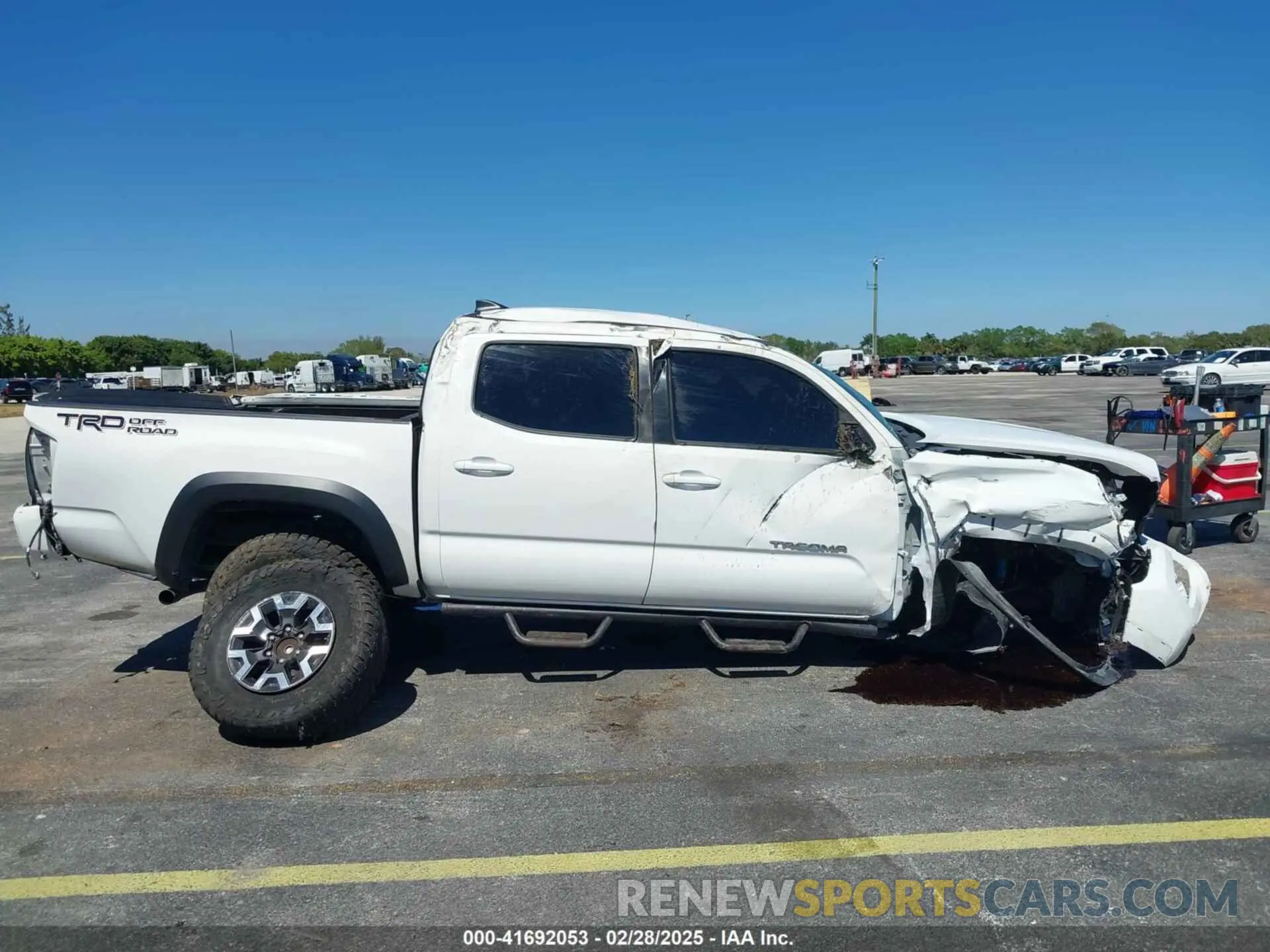 14 fotografías del automóvil dañado 3TMAZ5CN6KM086574 TOYOTA TACOMA 2019