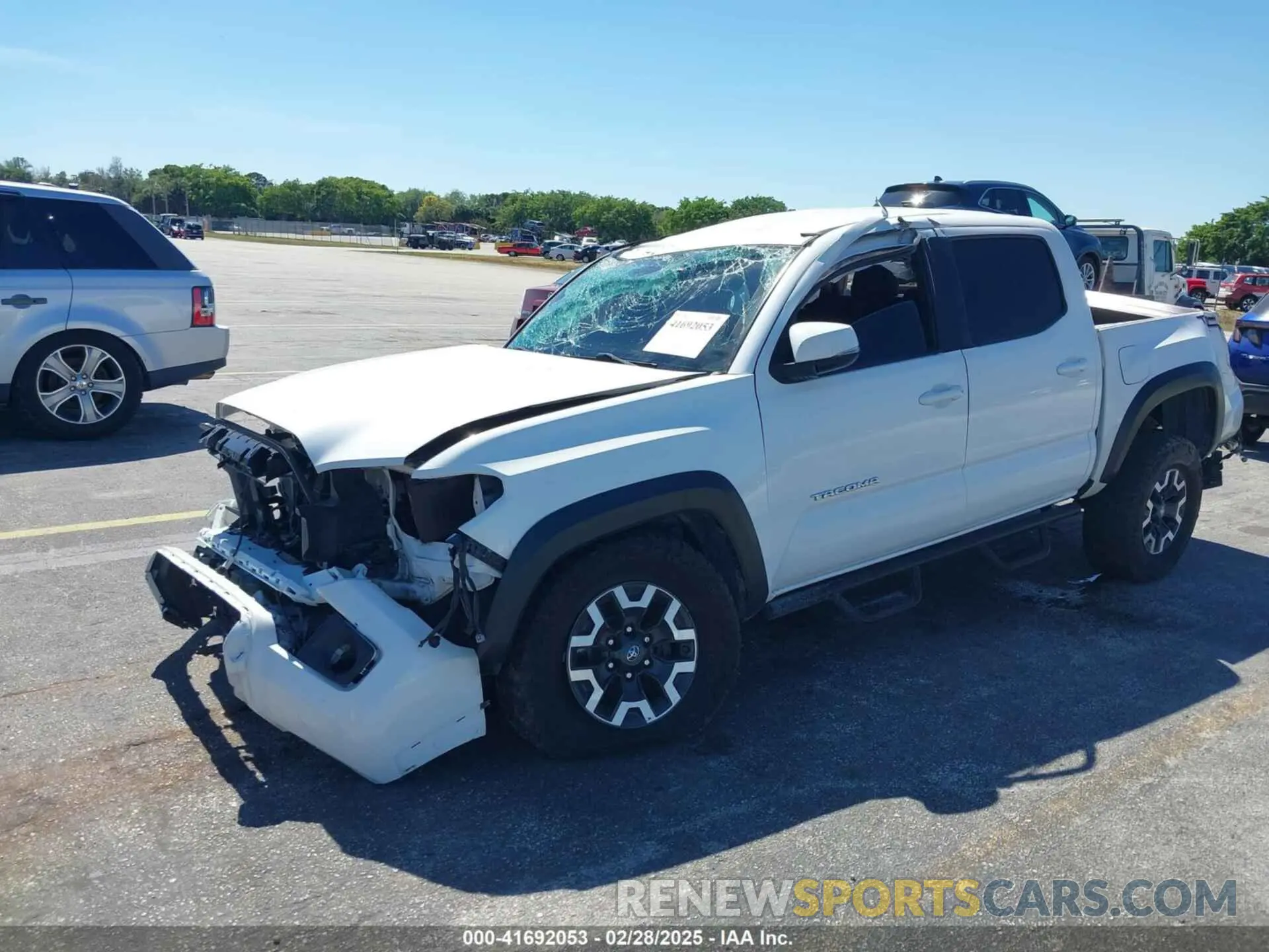 2 fotografías del automóvil dañado 3TMAZ5CN6KM086574 TOYOTA TACOMA 2019