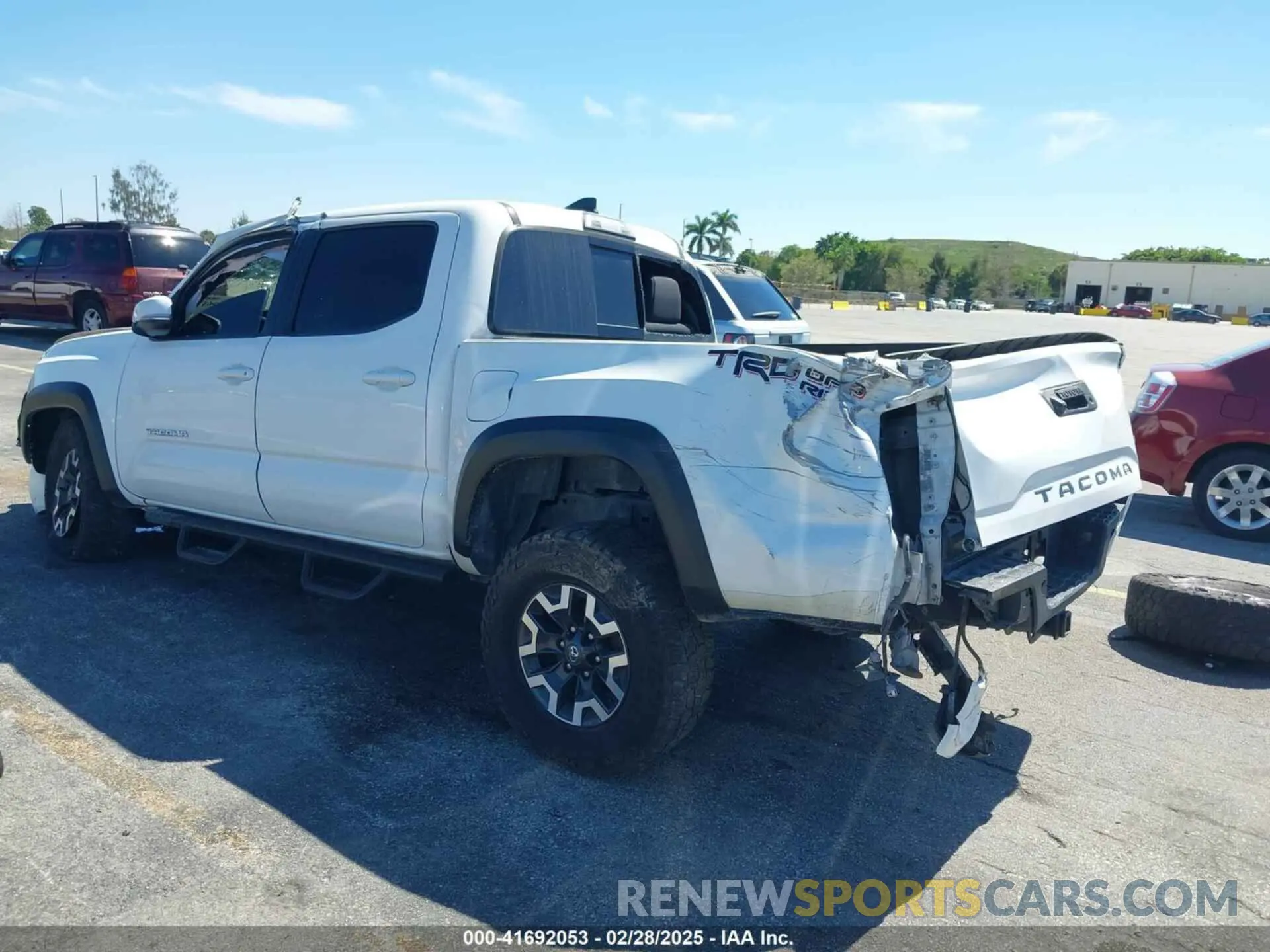 3 fotografías del automóvil dañado 3TMAZ5CN6KM086574 TOYOTA TACOMA 2019