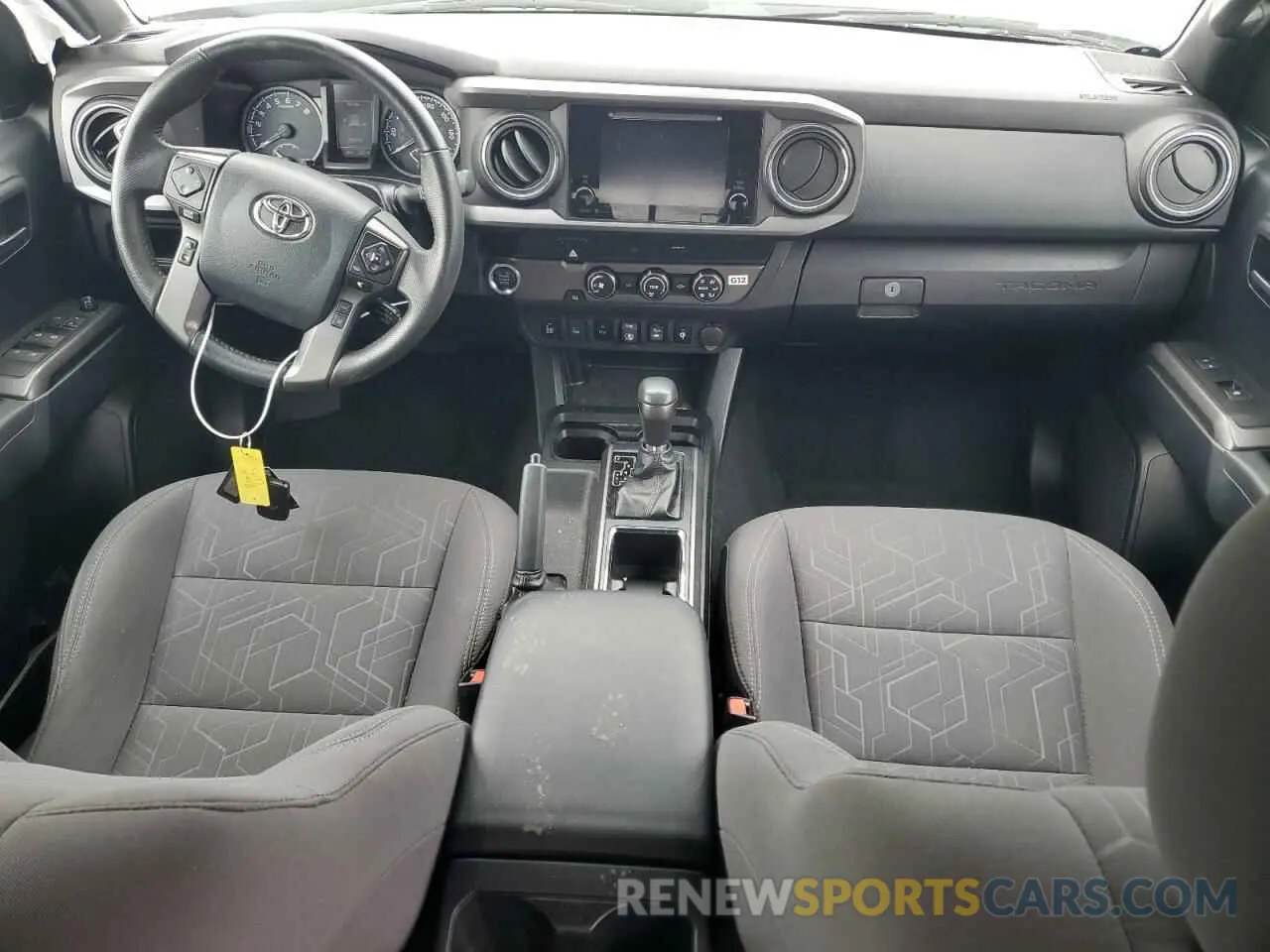 8 fotografías del automóvil dañado 3TMAZ5CN6KM090124 TOYOTA TACOMA 2019