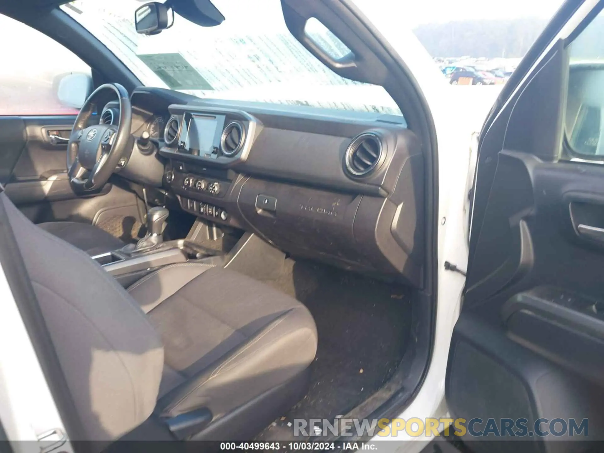 5 fotografías del automóvil dañado 3TMAZ5CN6KM091273 TOYOTA TACOMA 2019