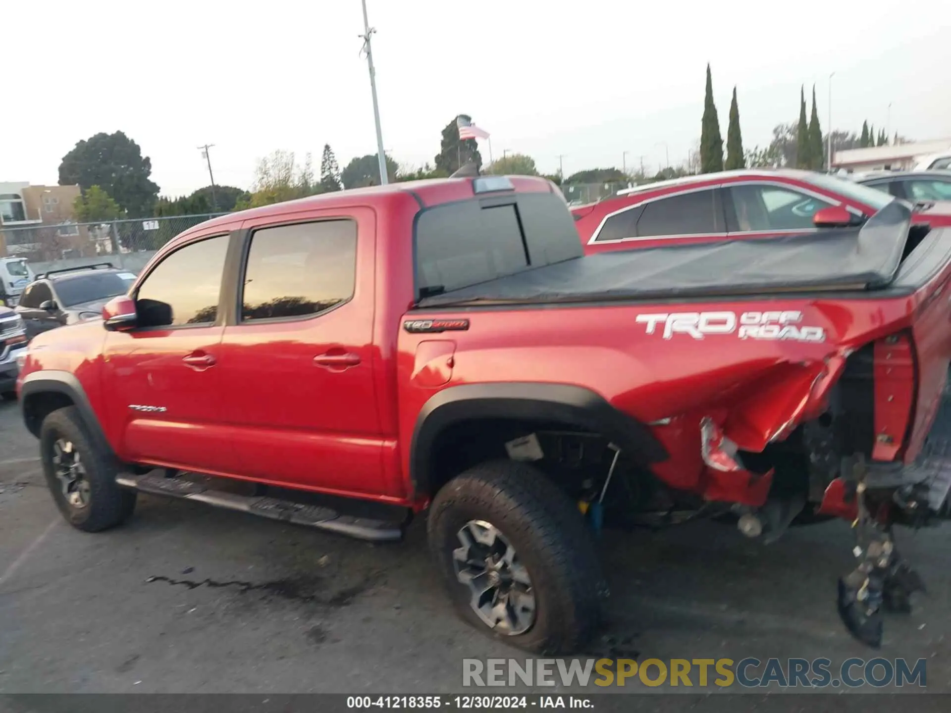 14 fotografías del automóvil dañado 3TMAZ5CN6KM095999 TOYOTA TACOMA 2019