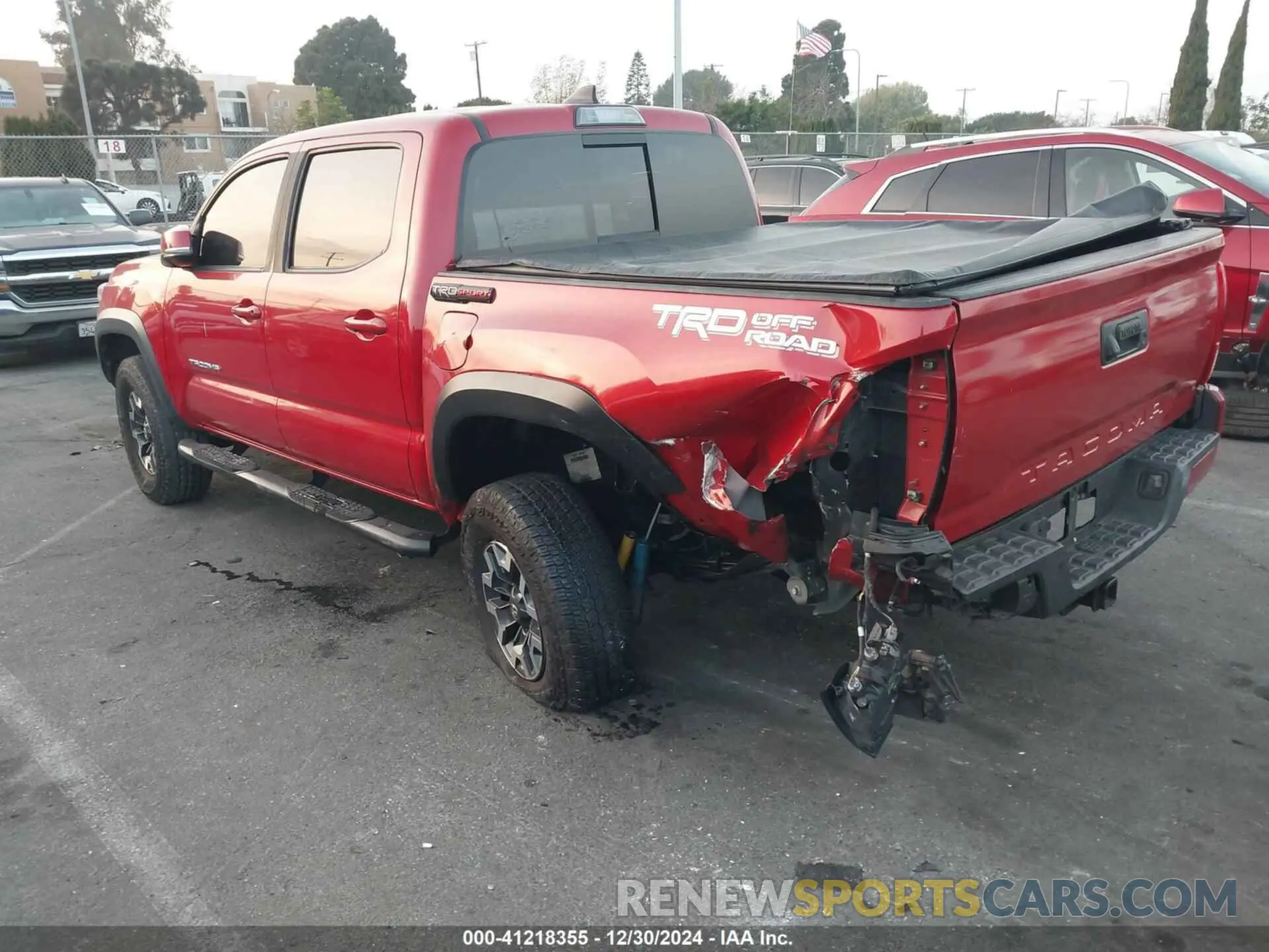 3 fotografías del automóvil dañado 3TMAZ5CN6KM095999 TOYOTA TACOMA 2019