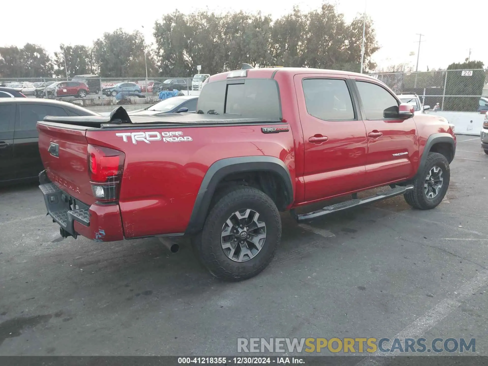 4 fotografías del automóvil dañado 3TMAZ5CN6KM095999 TOYOTA TACOMA 2019