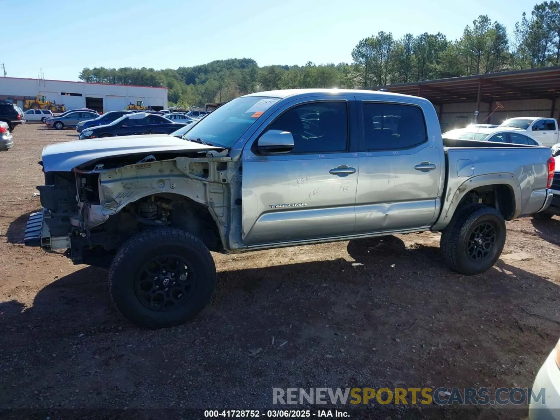 14 fotografías del automóvil dañado 3TMAZ5CN6KM099700 TOYOTA TACOMA 2019