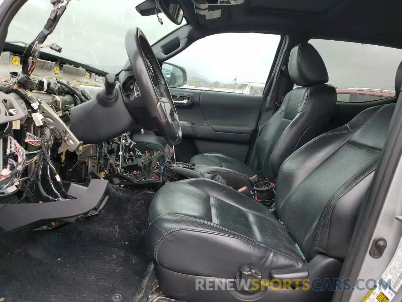 7 fotografías del automóvil dañado 3TMAZ5CN7KM084350 TOYOTA TACOMA 2019