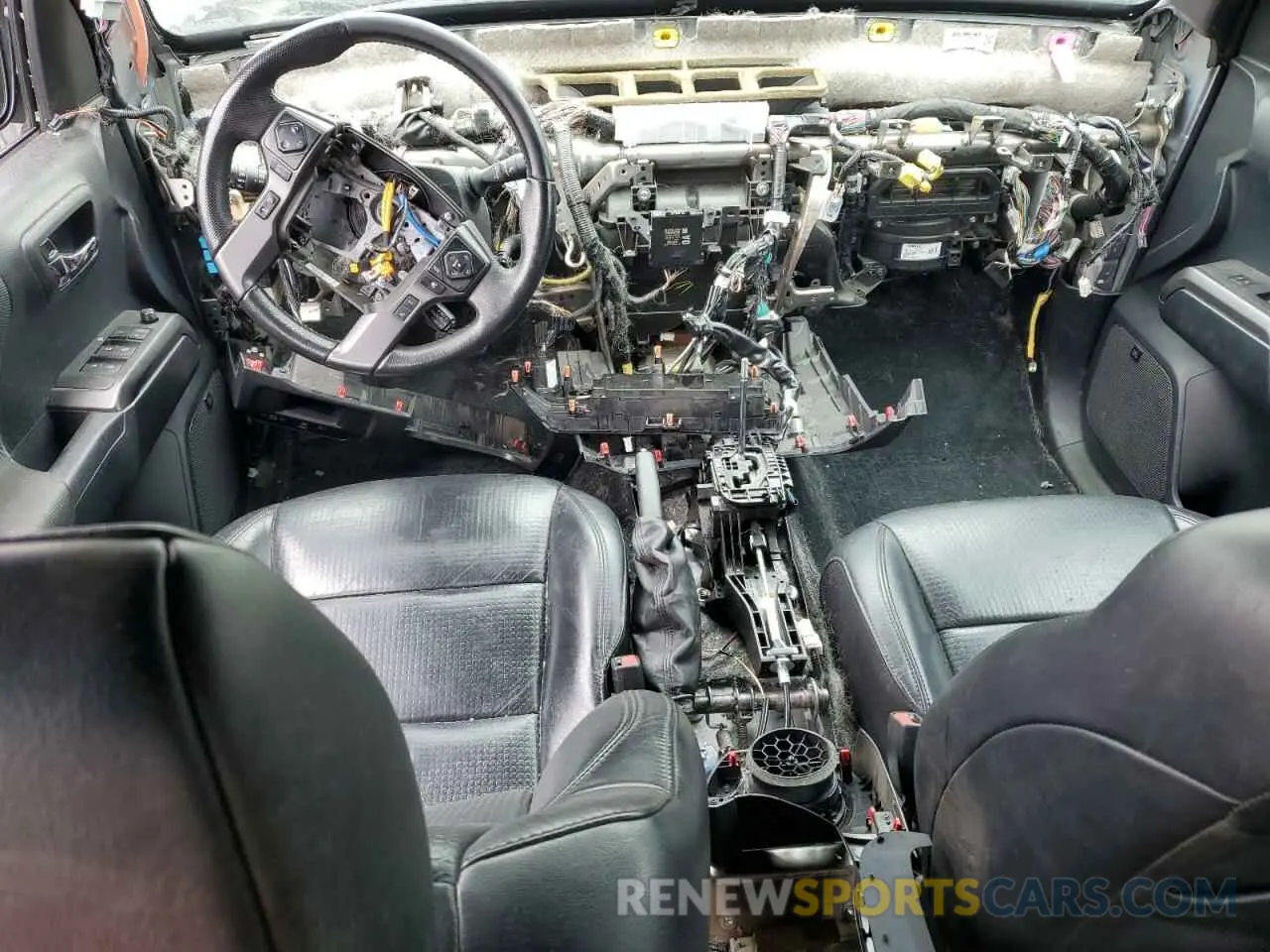 8 fotografías del automóvil dañado 3TMAZ5CN7KM084350 TOYOTA TACOMA 2019
