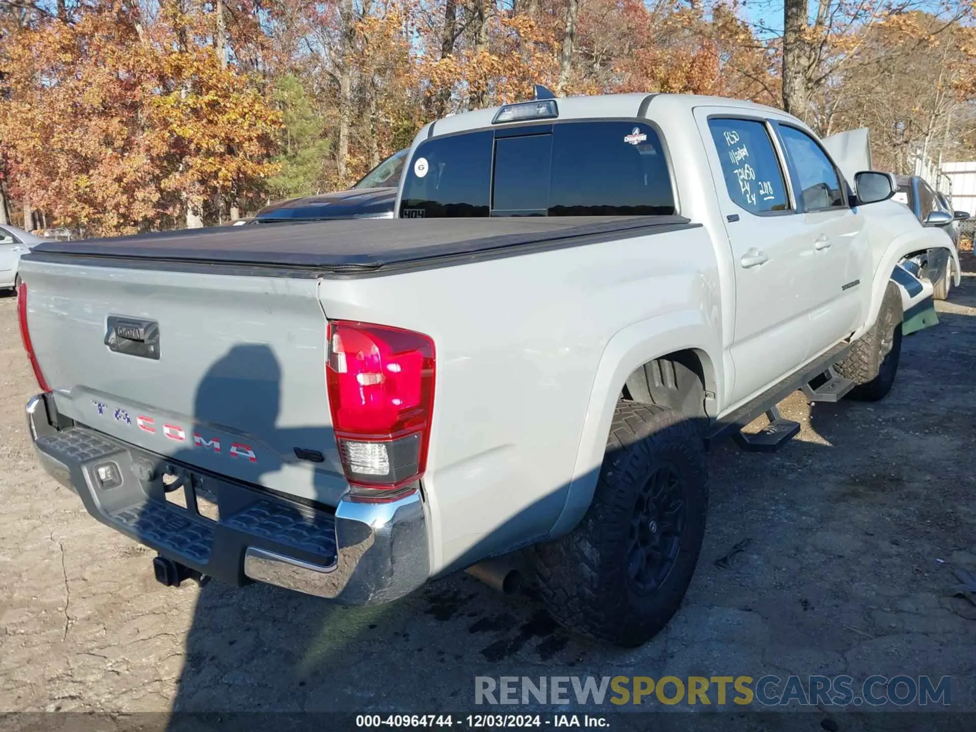 4 fotografías del automóvil dañado 3TMAZ5CN7KM102118 TOYOTA TACOMA 2019