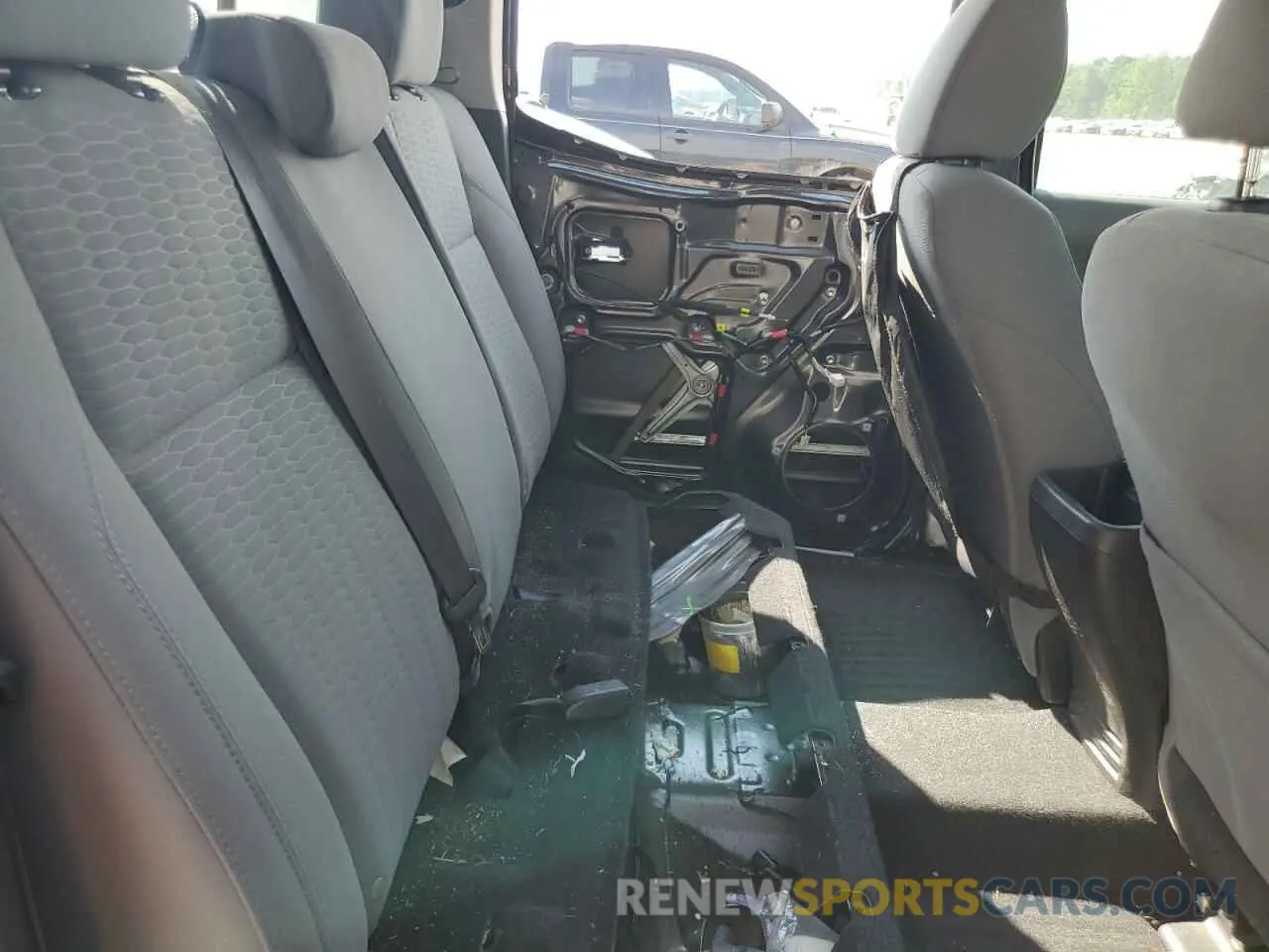 10 fotografías del automóvil dañado 3TMAZ5CN7KM104273 TOYOTA TACOMA 2019