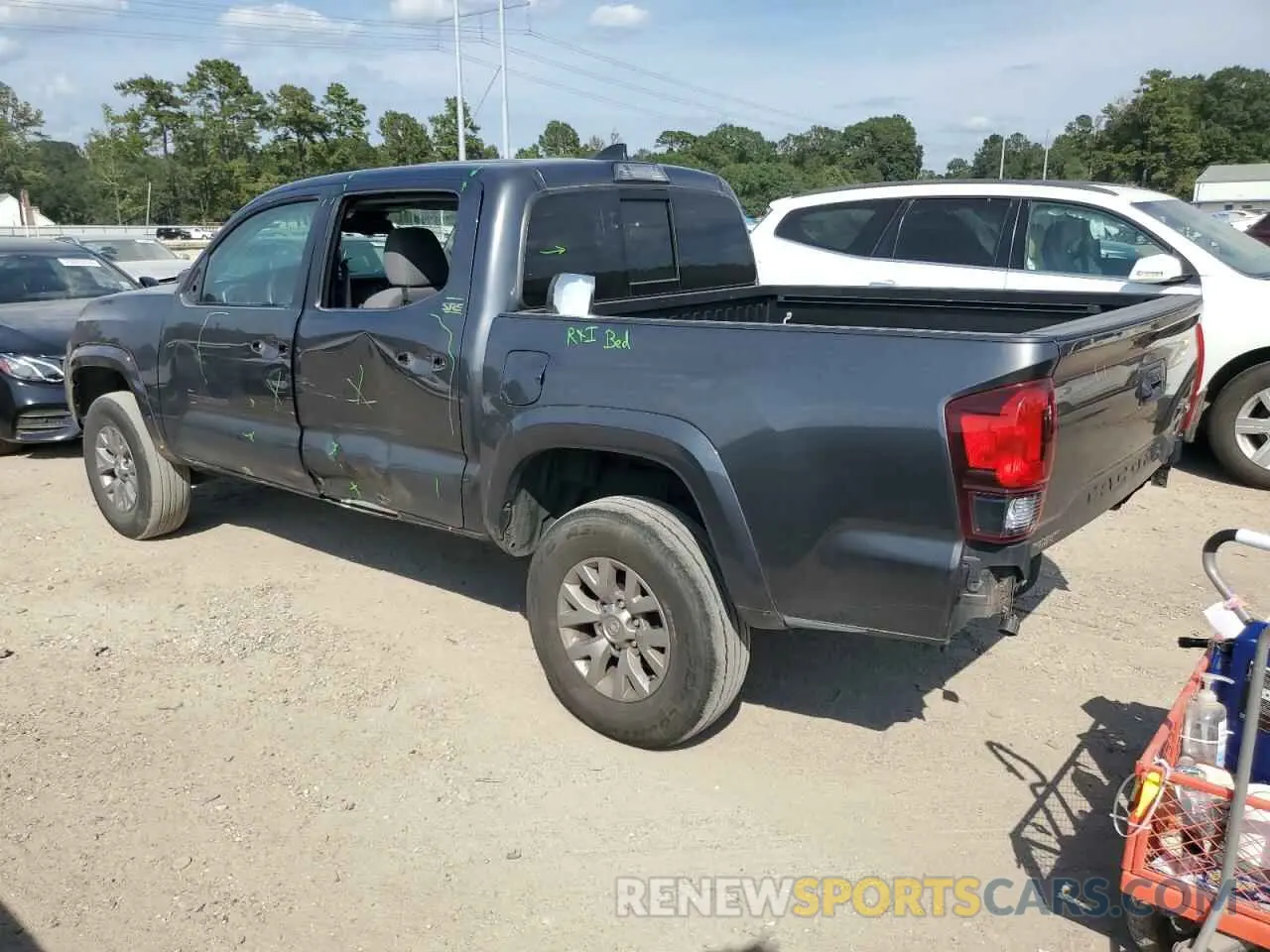 2 fotografías del automóvil dañado 3TMAZ5CN7KM104273 TOYOTA TACOMA 2019