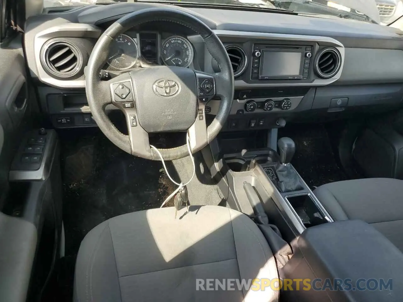 8 fotografías del automóvil dañado 3TMAZ5CN7KM104273 TOYOTA TACOMA 2019