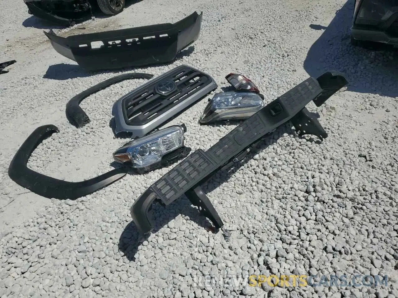 14 fotografías del automóvil dañado 3TMAZ5CN7KM108145 TOYOTA TACOMA 2019