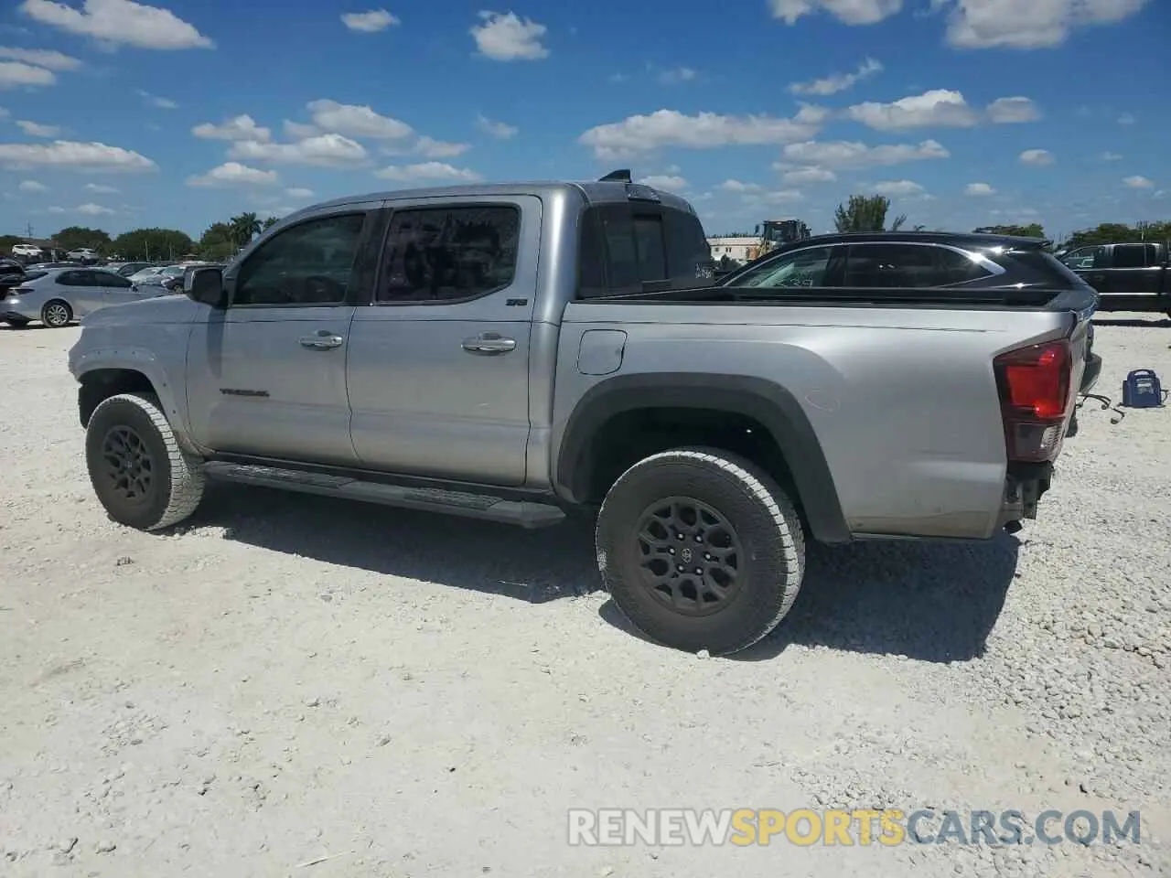 2 fotografías del automóvil dañado 3TMAZ5CN7KM108145 TOYOTA TACOMA 2019