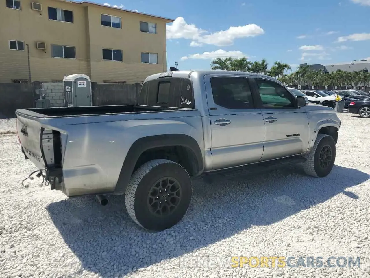 3 fotografías del automóvil dañado 3TMAZ5CN7KM108145 TOYOTA TACOMA 2019