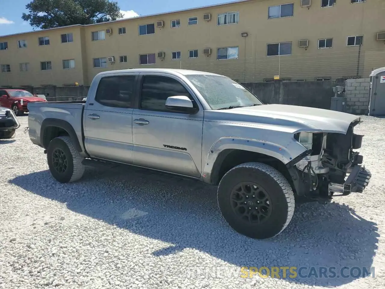 4 fotografías del automóvil dañado 3TMAZ5CN7KM108145 TOYOTA TACOMA 2019