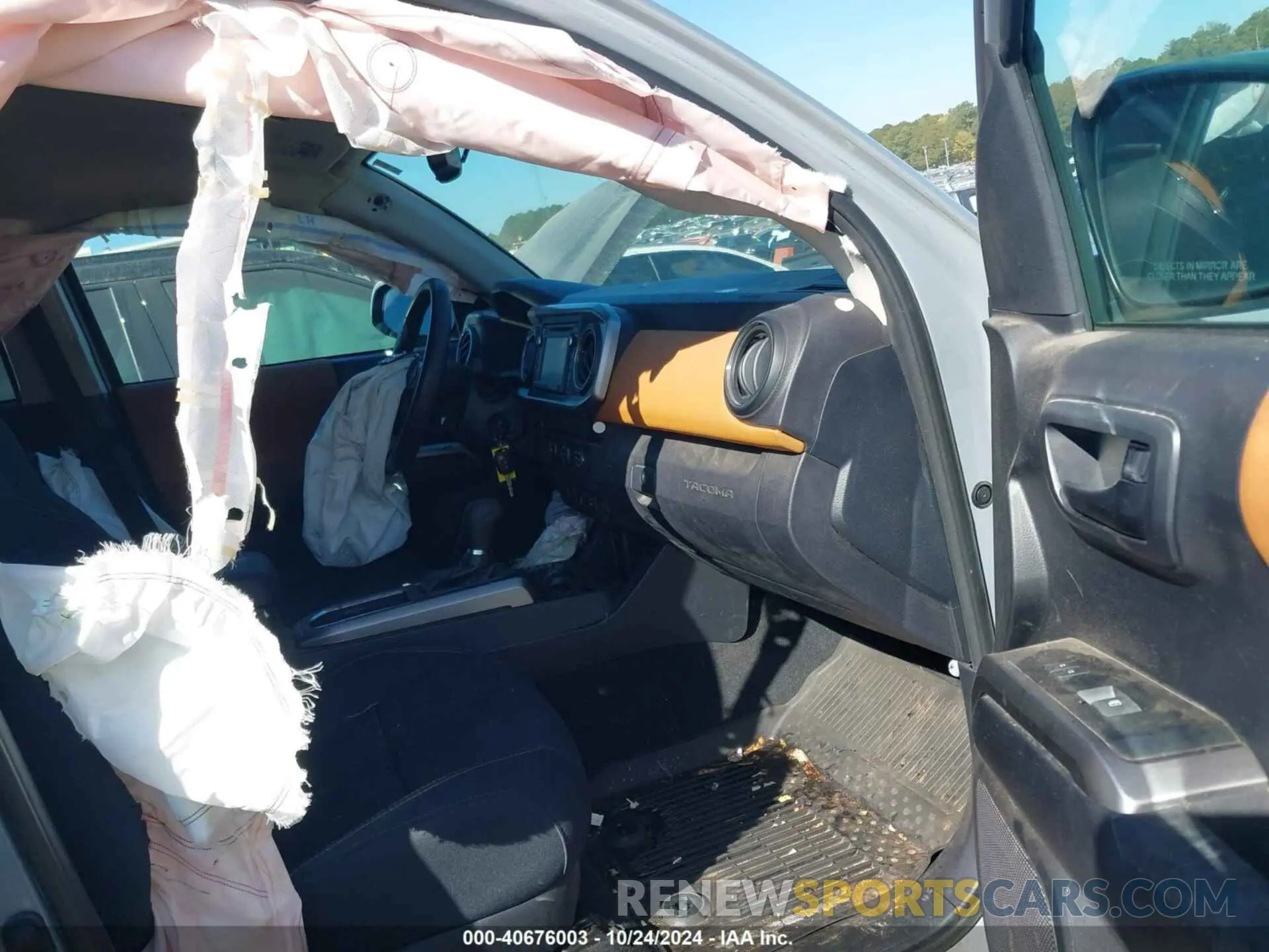 5 fotografías del automóvil dañado 3TMAZ5CN7KM114222 TOYOTA TACOMA 2019