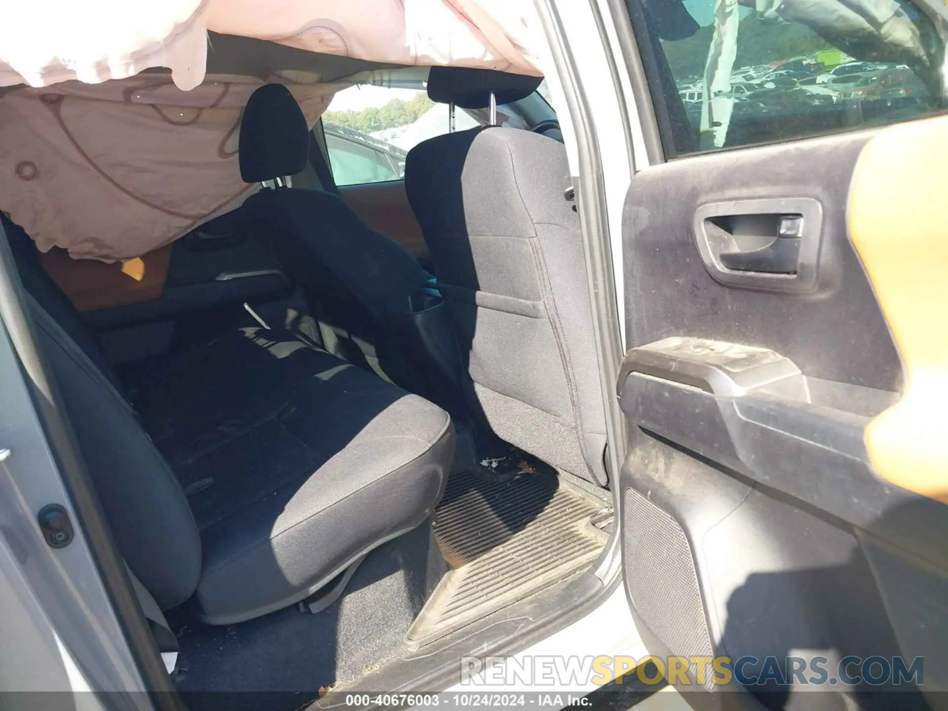 8 fotografías del automóvil dañado 3TMAZ5CN7KM114222 TOYOTA TACOMA 2019