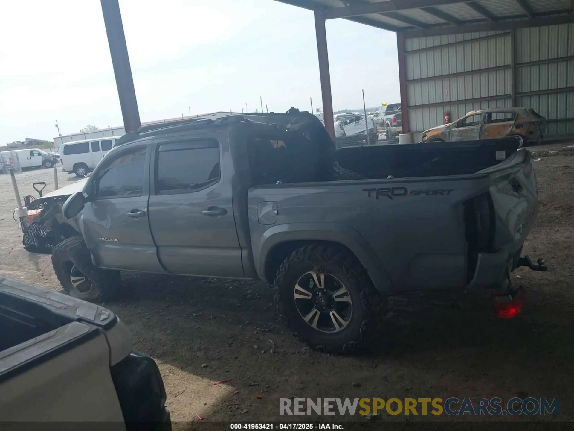 15 fotografías del automóvil dañado 3TMAZ5CN8KM091324 TOYOTA TACOMA 2019