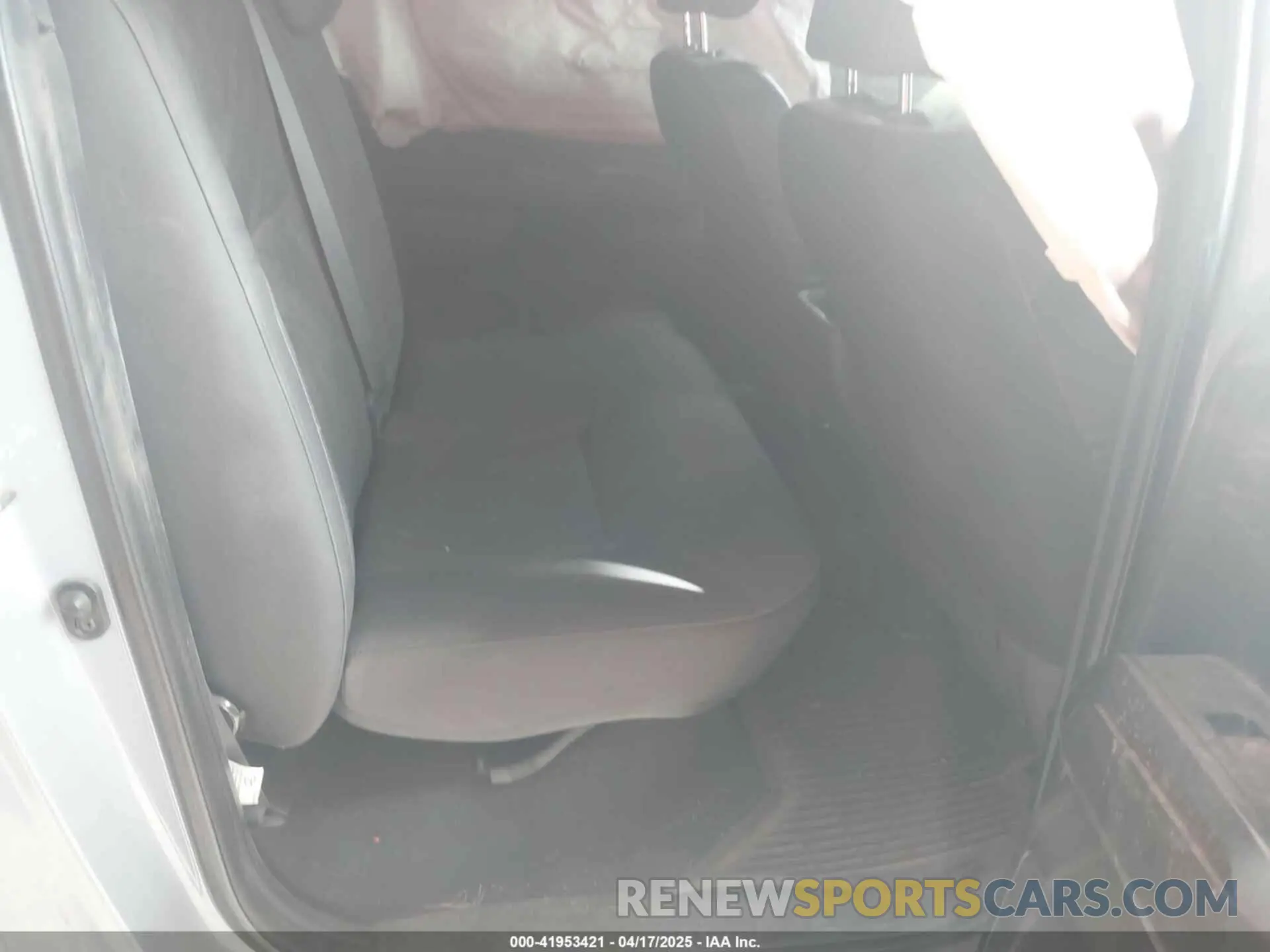 8 fotografías del automóvil dañado 3TMAZ5CN8KM091324 TOYOTA TACOMA 2019