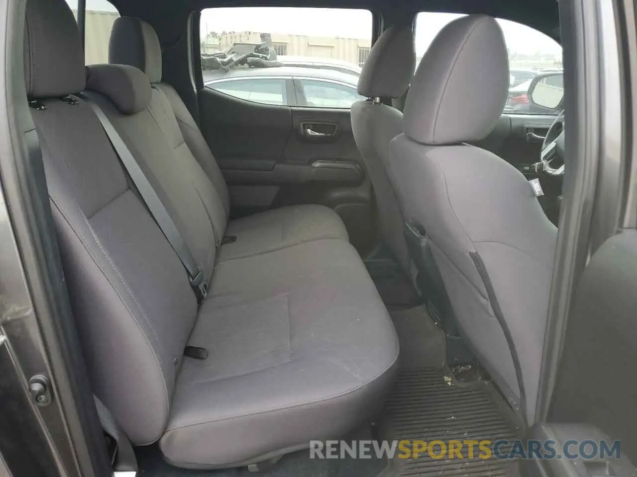 10 fotografías del automóvil dañado 3TMAZ5CN8KM093283 TOYOTA TACOMA 2019