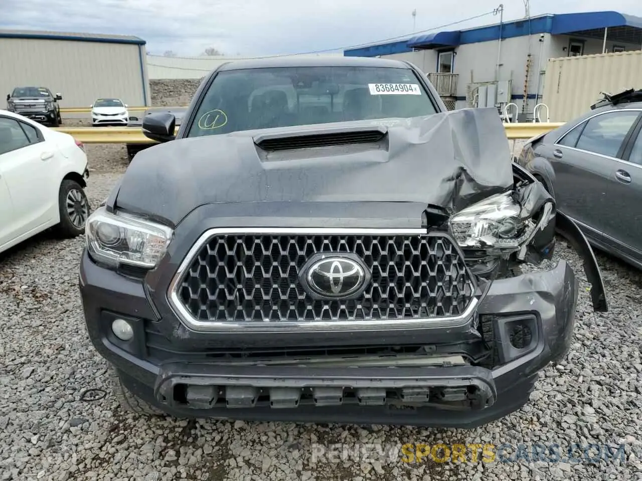 5 fotografías del automóvil dañado 3TMAZ5CN8KM093283 TOYOTA TACOMA 2019