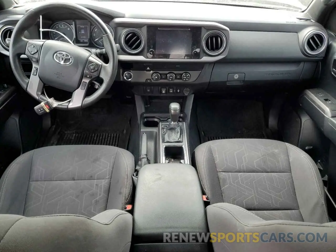 8 fotografías del automóvil dañado 3TMAZ5CN8KM093283 TOYOTA TACOMA 2019