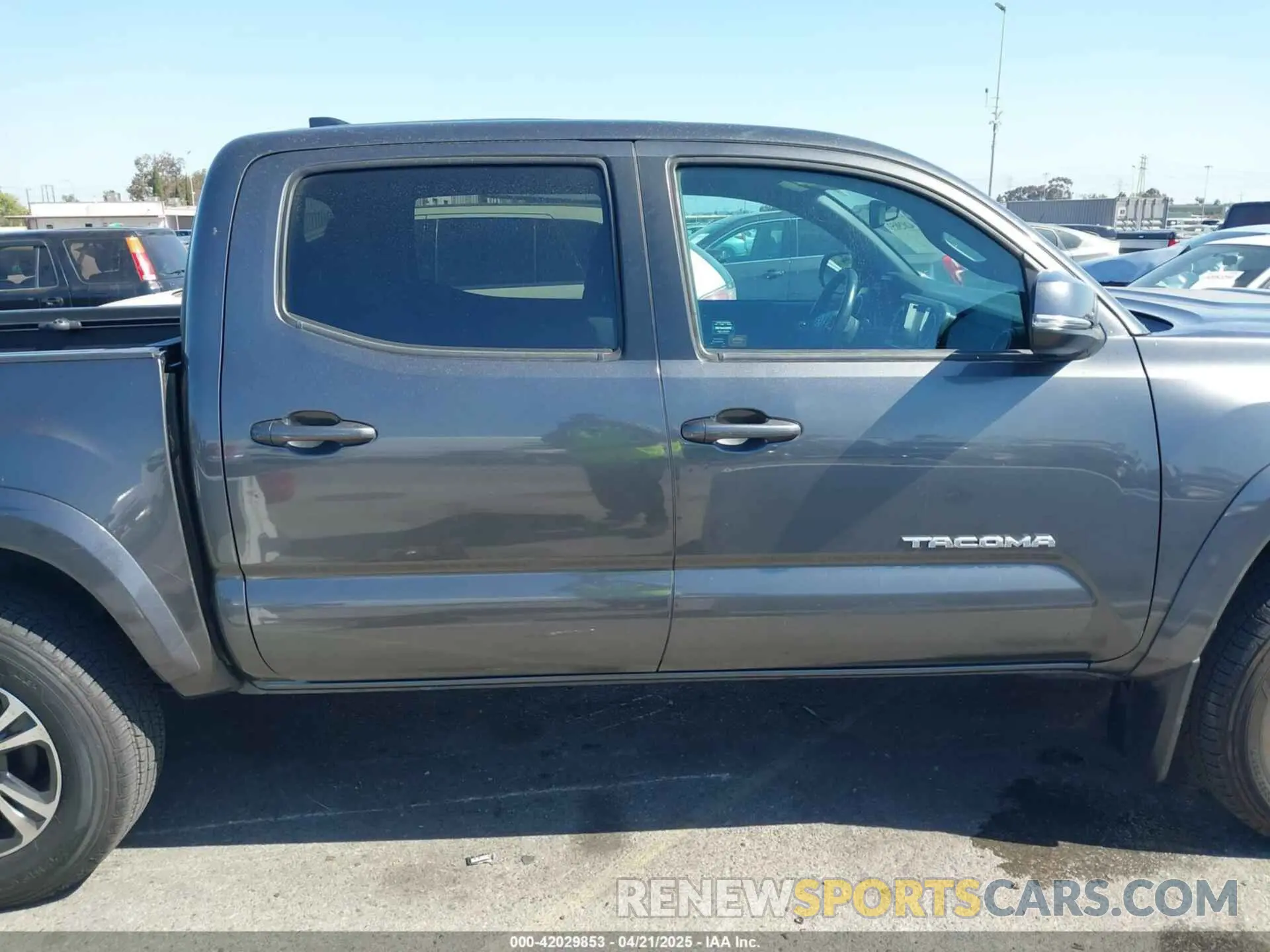 13 fotografías del automóvil dañado 3TMAZ5CN8KM096846 TOYOTA TACOMA 2019