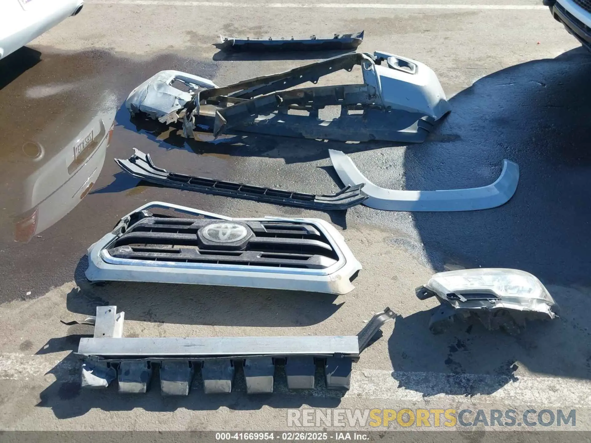 12 fotografías del automóvil dañado 3TMAZ5CN8KM105142 TOYOTA TACOMA 2019