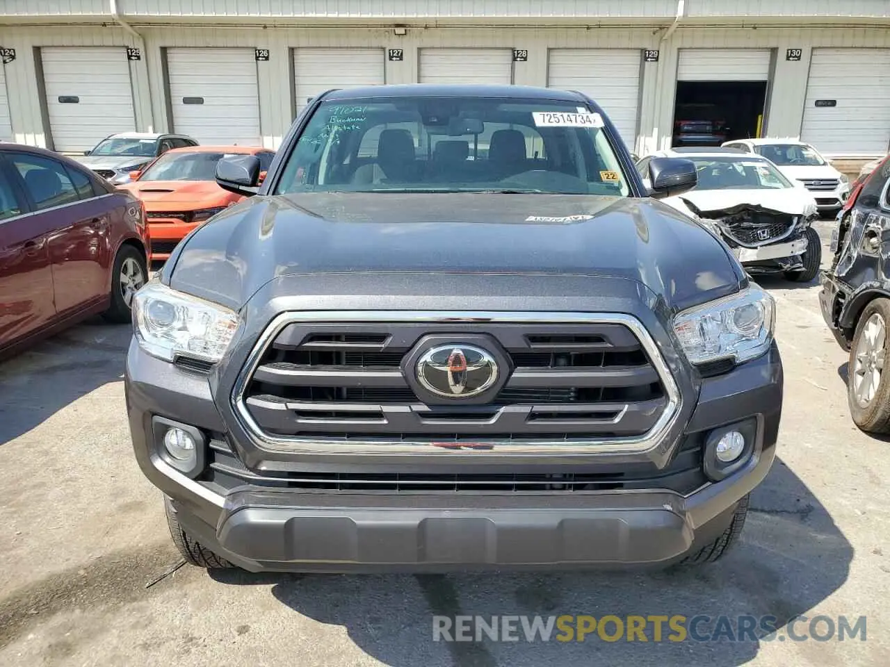 5 fotografías del automóvil dañado 3TMAZ5CN8KM111782 TOYOTA TACOMA 2019