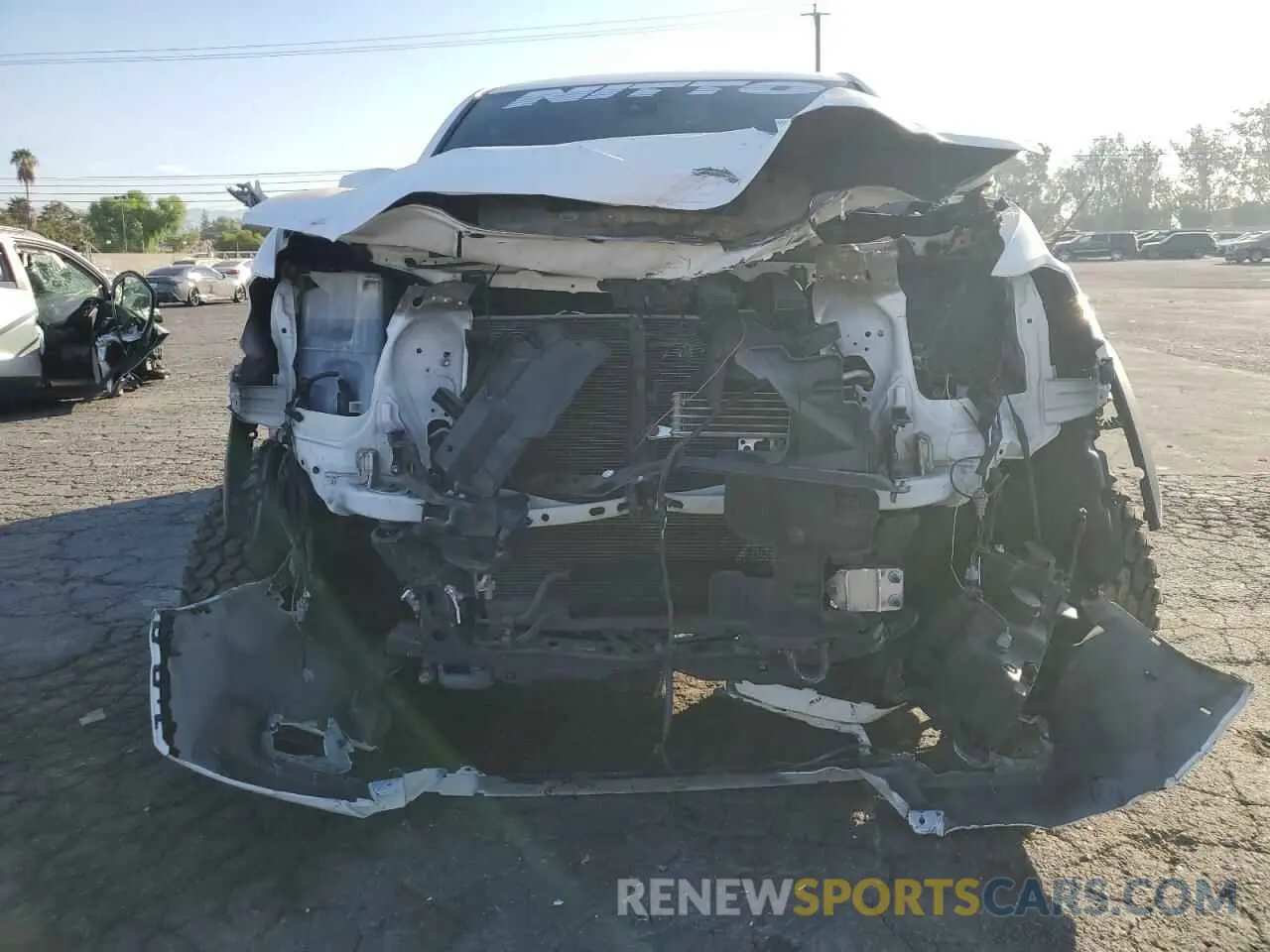 5 fotografías del automóvil dañado 3TMAZ5CN8KM112835 TOYOTA TACOMA 2019