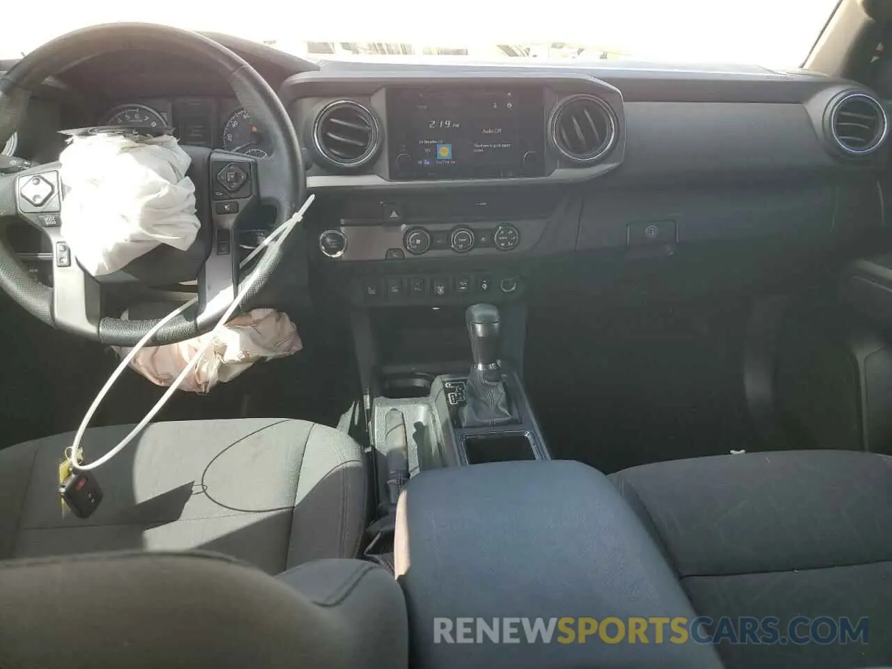 8 fotografías del automóvil dañado 3TMAZ5CN8KM112835 TOYOTA TACOMA 2019