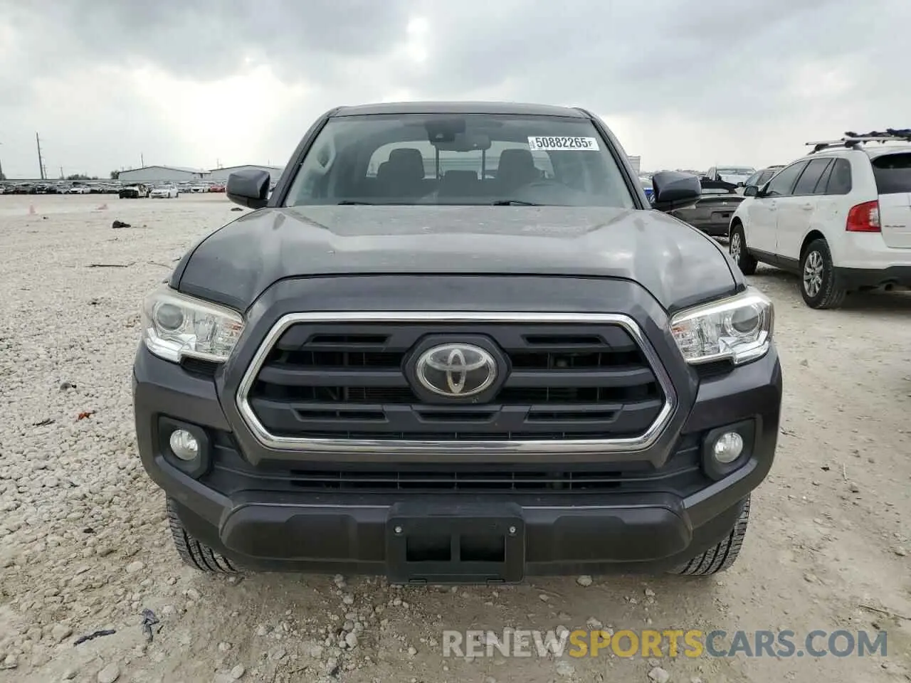 5 fotografías del automóvil dañado 3TMAZ5CN9KM081238 TOYOTA TACOMA 2019