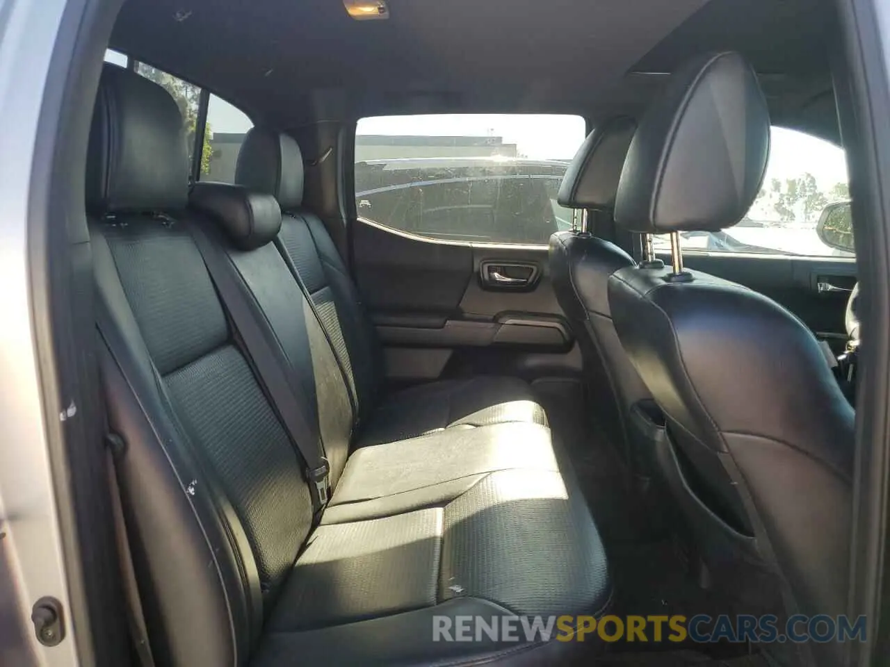 10 fotografías del automóvil dañado 3TMAZ5CN9KM082809 TOYOTA TACOMA 2019