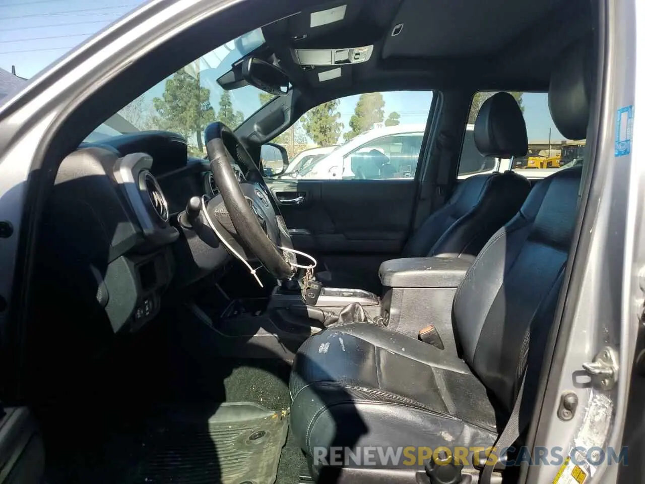 7 fotografías del automóvil dañado 3TMAZ5CN9KM082809 TOYOTA TACOMA 2019