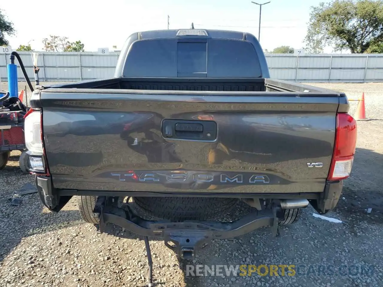 6 fotografías del automóvil dañado 3TMAZ5CN9KM089677 TOYOTA TACOMA 2019