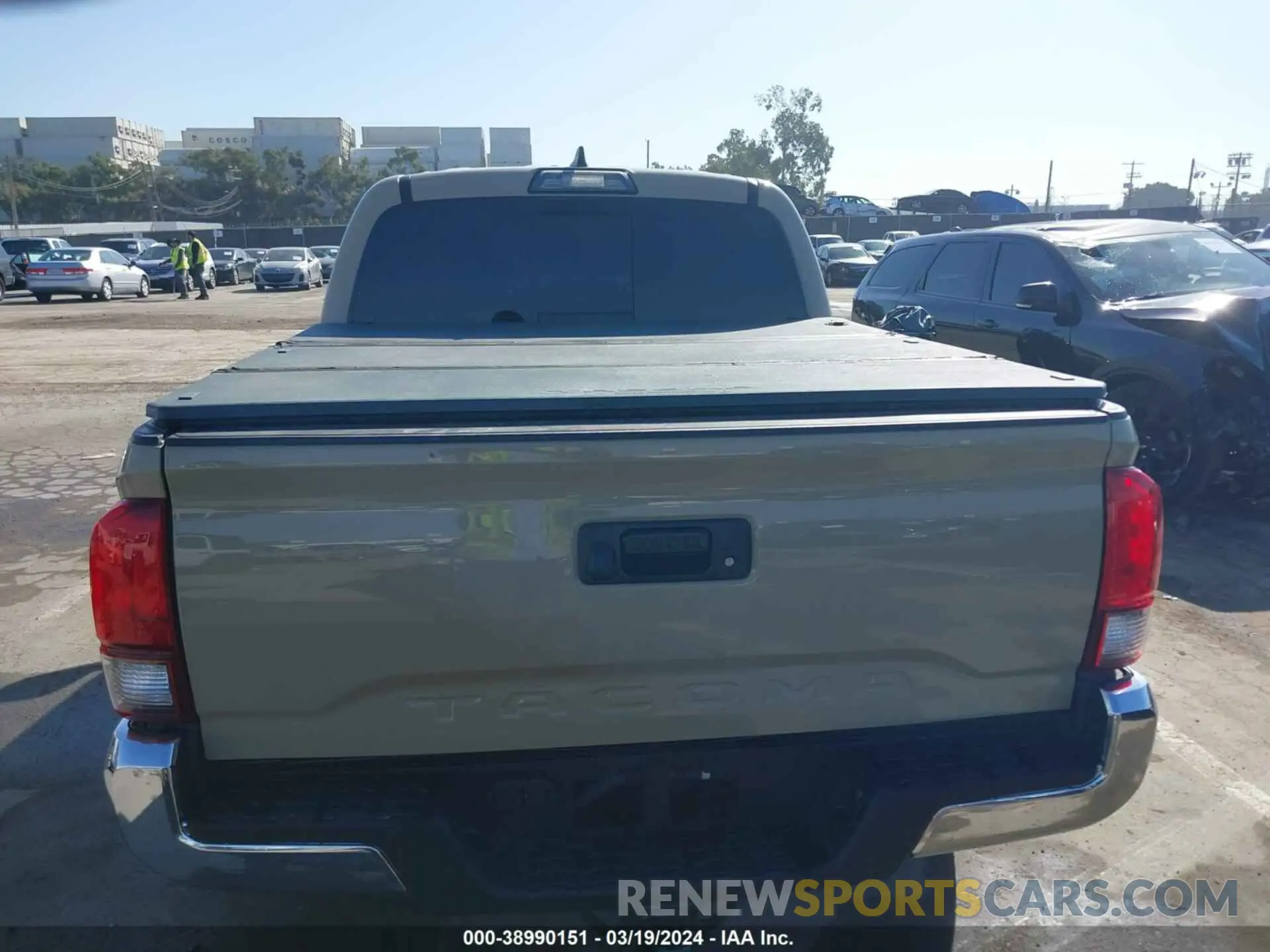16 fotografías del automóvil dañado 3TMAZ5CN9KM094197 TOYOTA TACOMA 2019