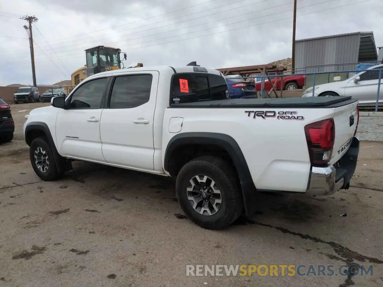 2 fotografías del automóvil dañado 3TMAZ5CN9KM103142 TOYOTA TACOMA 2019