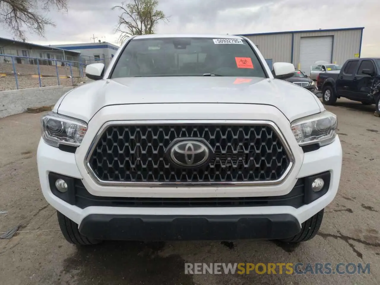 5 fotografías del automóvil dañado 3TMAZ5CN9KM103142 TOYOTA TACOMA 2019