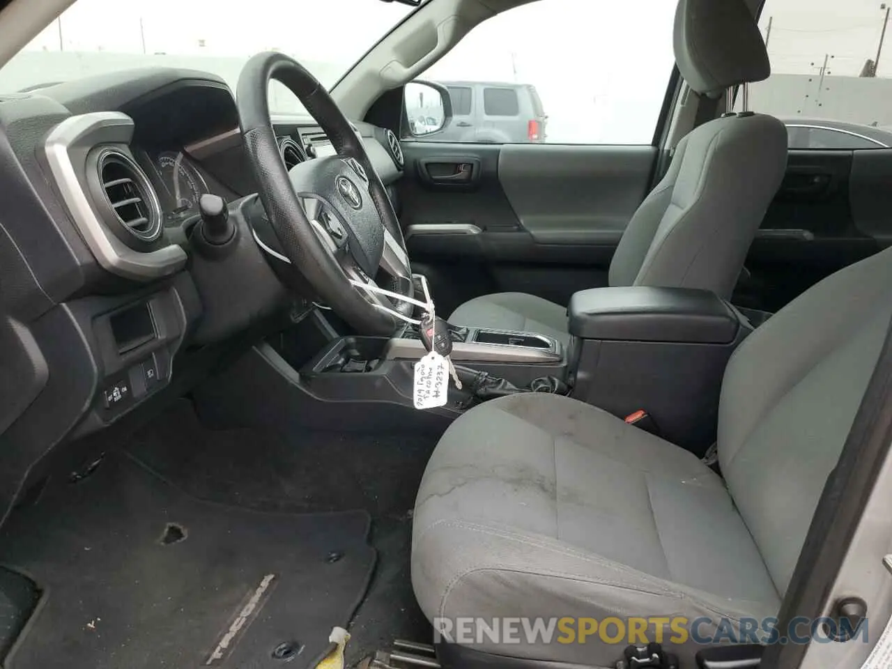7 fotografías del automóvil dañado 3TMAZ5CN9KM104632 TOYOTA TACOMA 2019