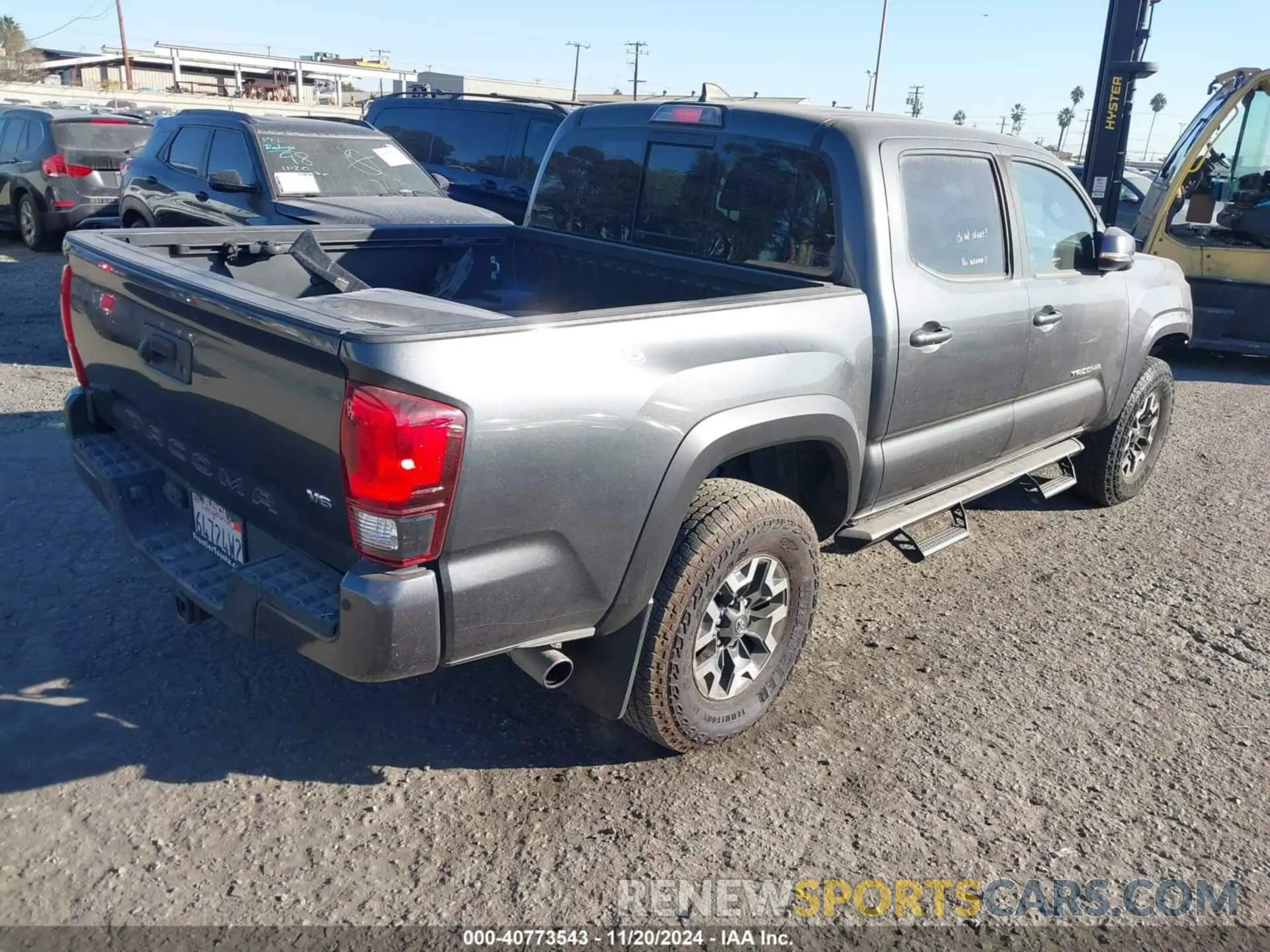 4 fotografías del automóvil dañado 3TMAZ5CN9KM114223 TOYOTA TACOMA 2019