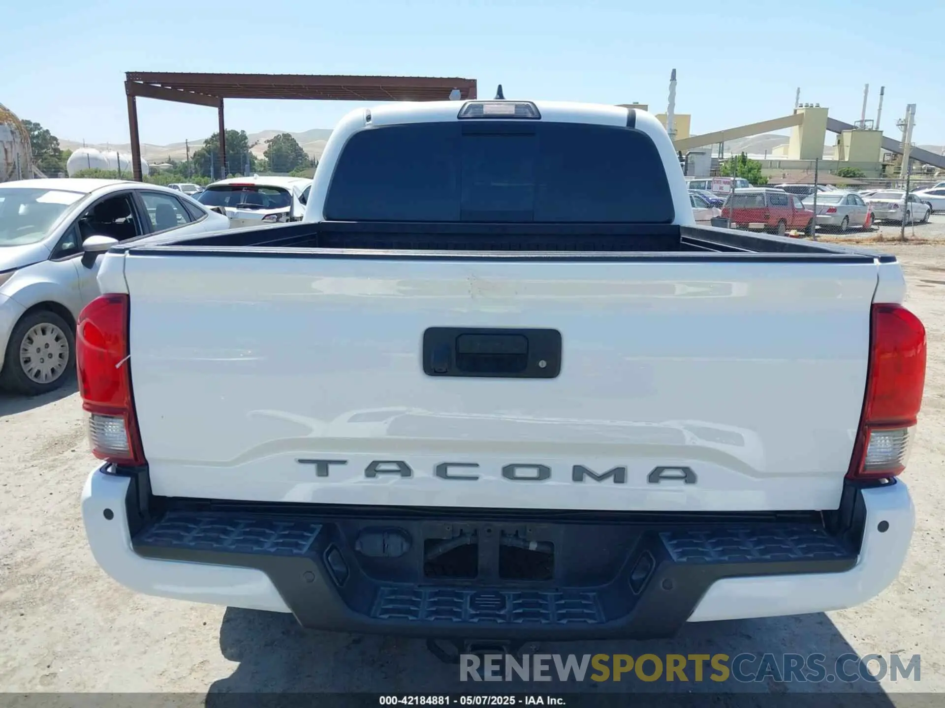 17 fotografías del automóvil dañado 3TMAZ5CNXKM079661 TOYOTA TACOMA 2019