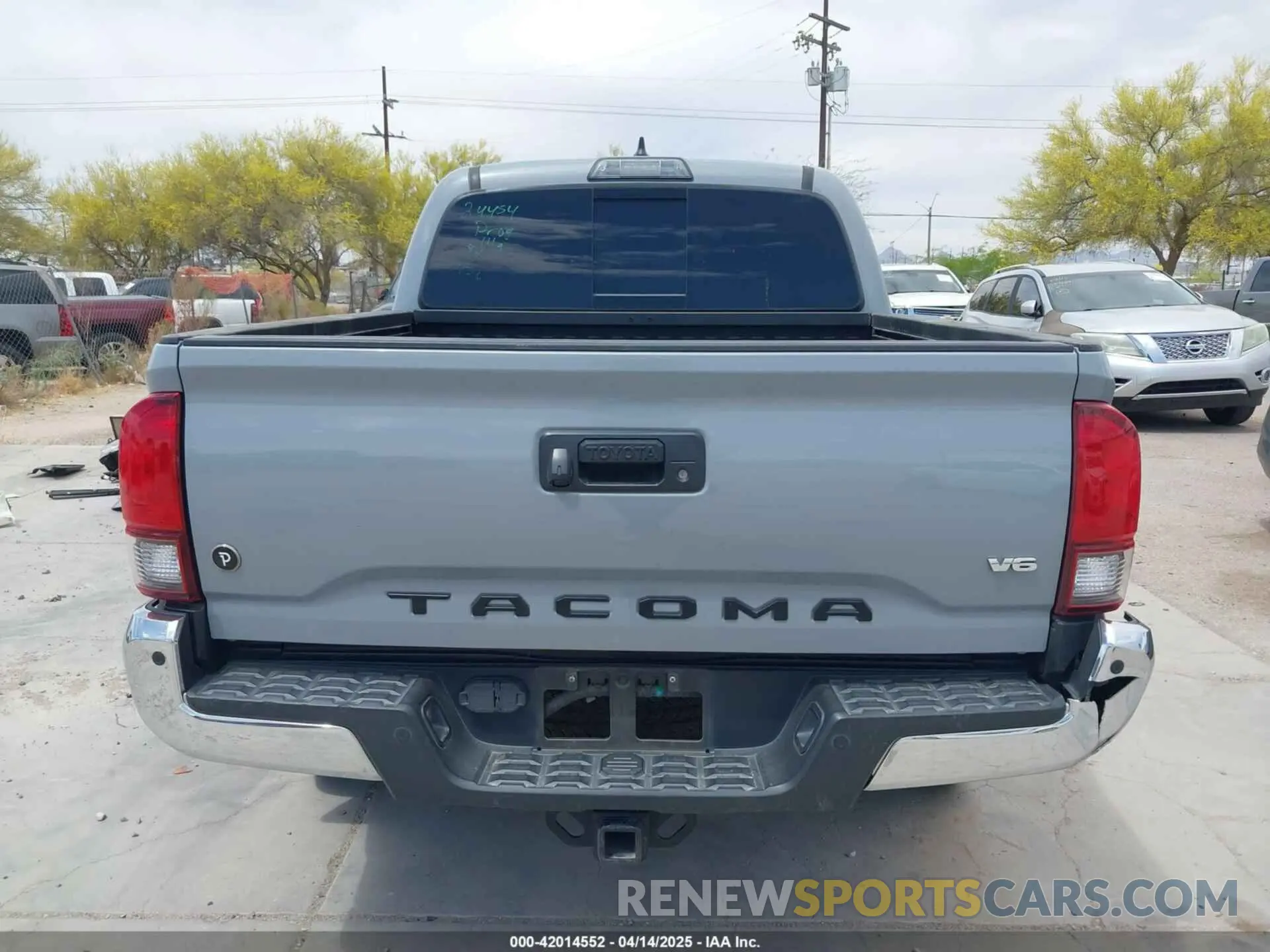 17 fotografías del automóvil dañado 3TMAZ5CNXKM079739 TOYOTA TACOMA 2019