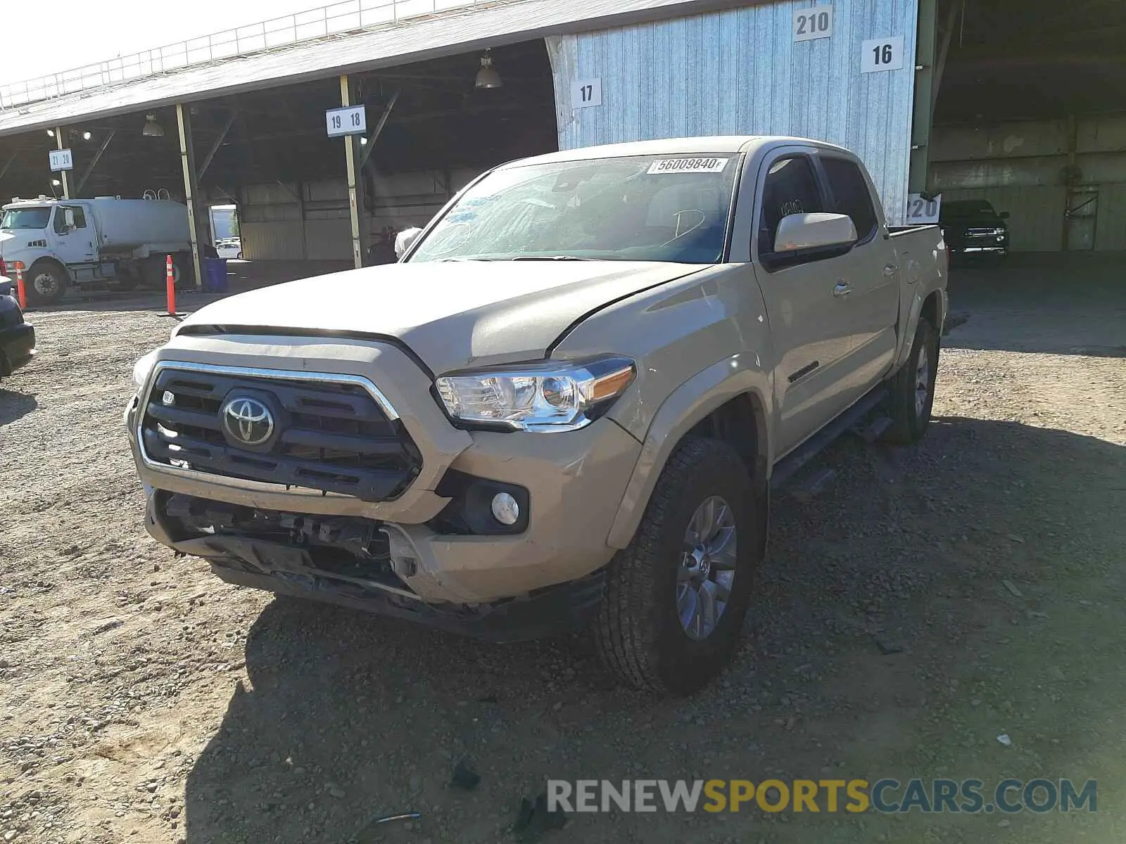 2 fotografías del automóvil dañado 3TMAZ5CNXKM087324 TOYOTA TACOMA 2019